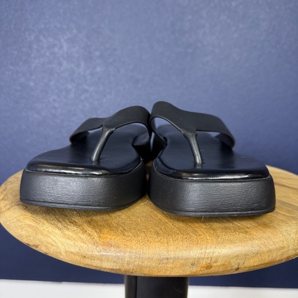 Sincerely Jules NWOT "Happiness" Black Platform Flip-flop Sandals, Size 9.5 - Picture 5 of 8